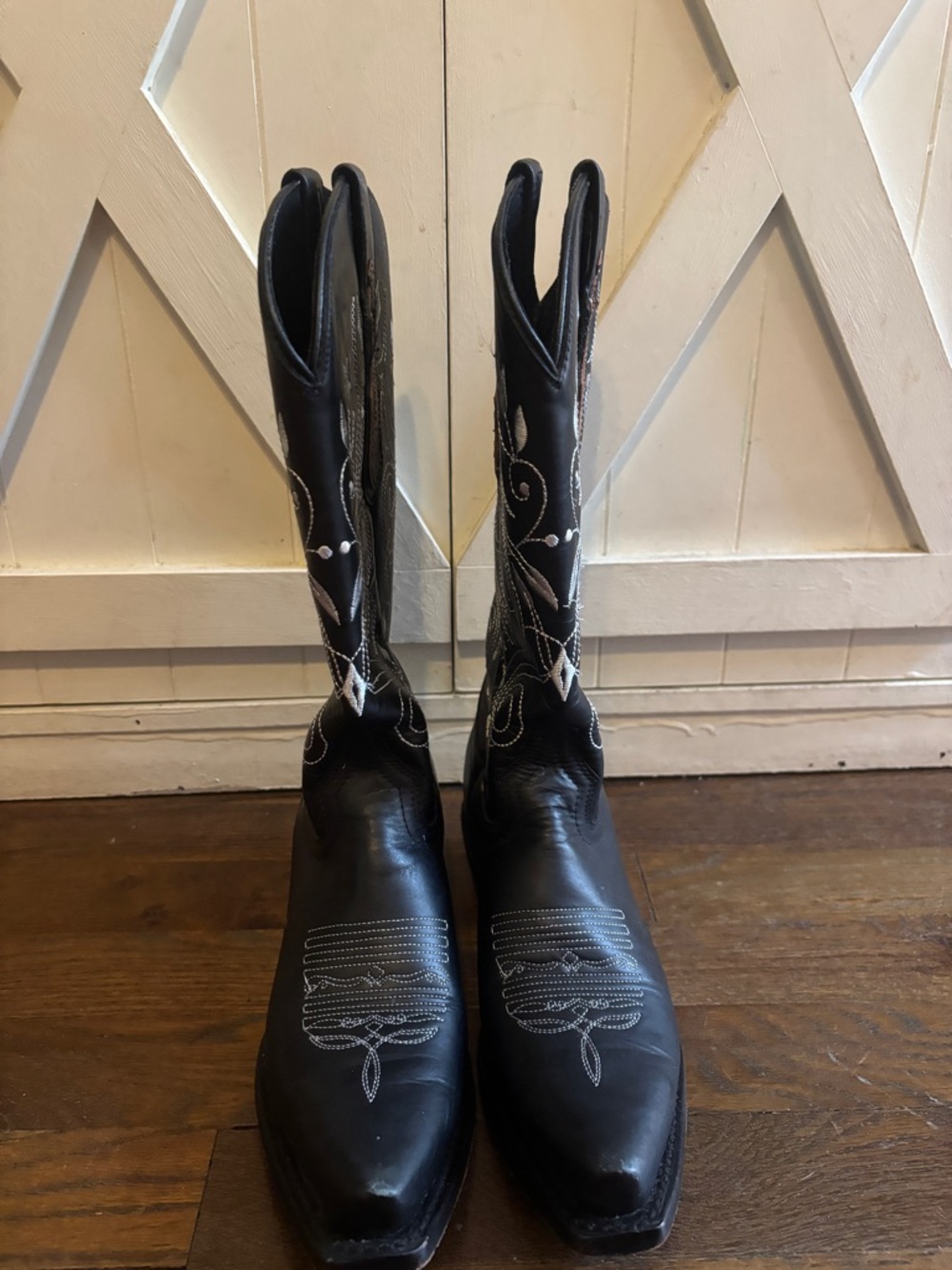 El General Black Western Cowboy Boots with White Stitching